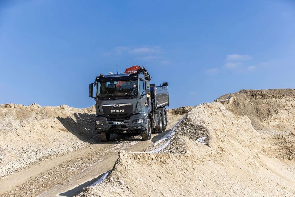 0829 MAN TGS Loader crane